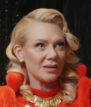 Джулия Делуа