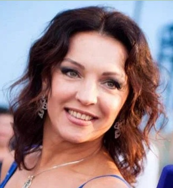 Лариса Белоброва