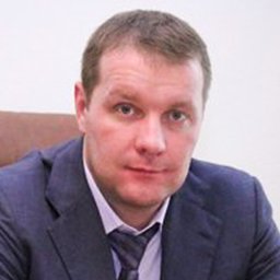 Роман Золотов