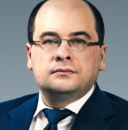 Антон Устинов