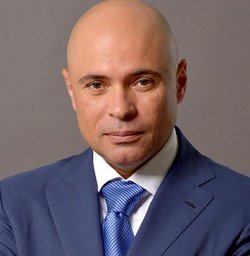 Игорь Артамонов