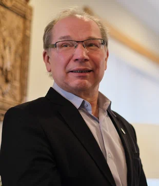 Юрий Розум